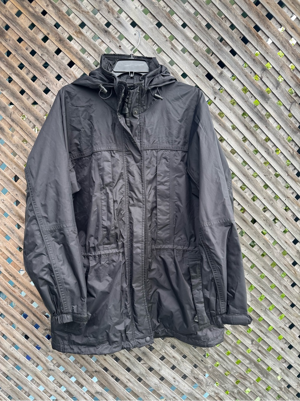 Eddie Bauer Vintage Women’s Gore-Tex Waterproof Rain Jacket Parka Black Large